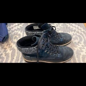 Tom’s Stylish Blue Ankle Boots with Knit Cuff
